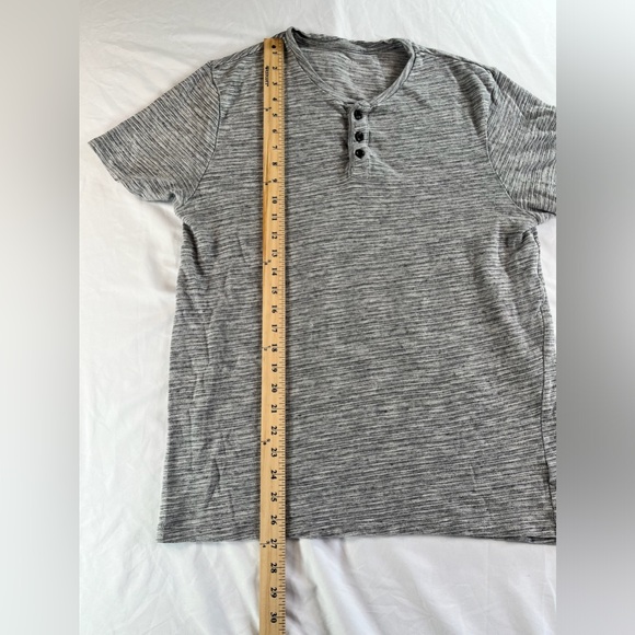 Men's Old Navy Short Sleeve Gray Henley Size Large - Picture 4 of 9